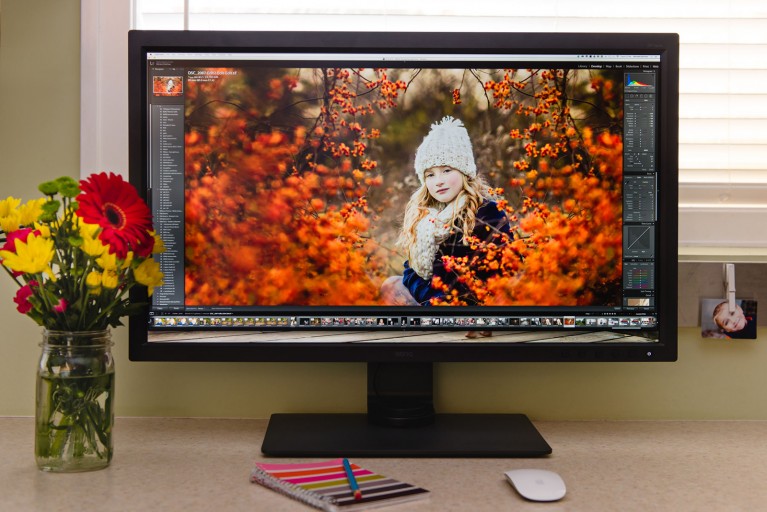 It was just so apparent to me that BenQ really sought to make a monitor that was geared toward photographers and that it’s designed for superior functionality. The versatility of this monitor from the design, to the image quality, to the different picture modes all make this a must-have for professional photographers and serious photography enthusiasts like me!