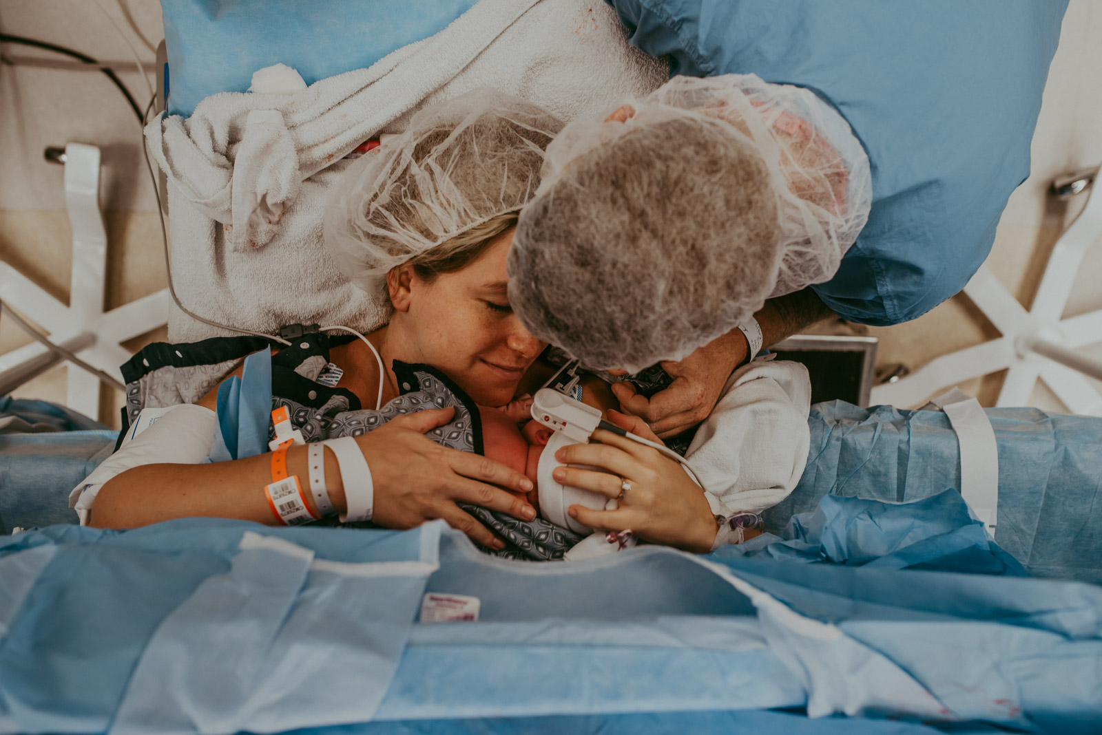 Birth-Photography-Jessica-Miles-06 Photo of woman holding newborn on chest