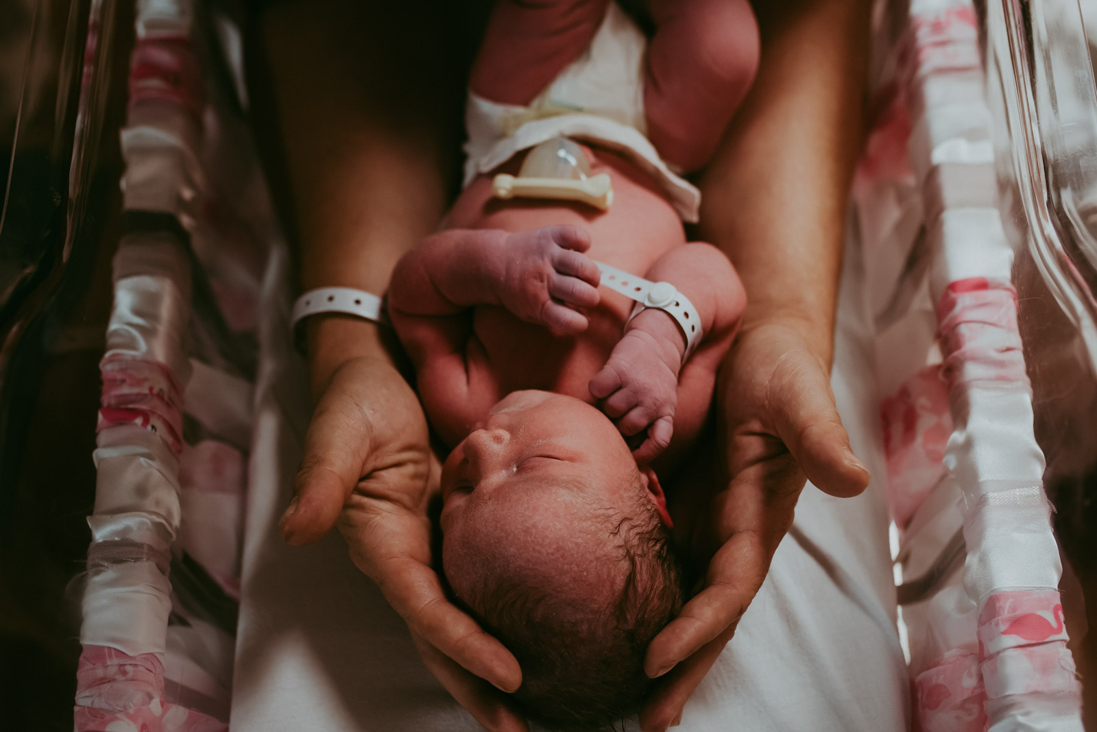 Birth-Photography-Jessica-Miles-10 Newborn baby in hospital bassinet