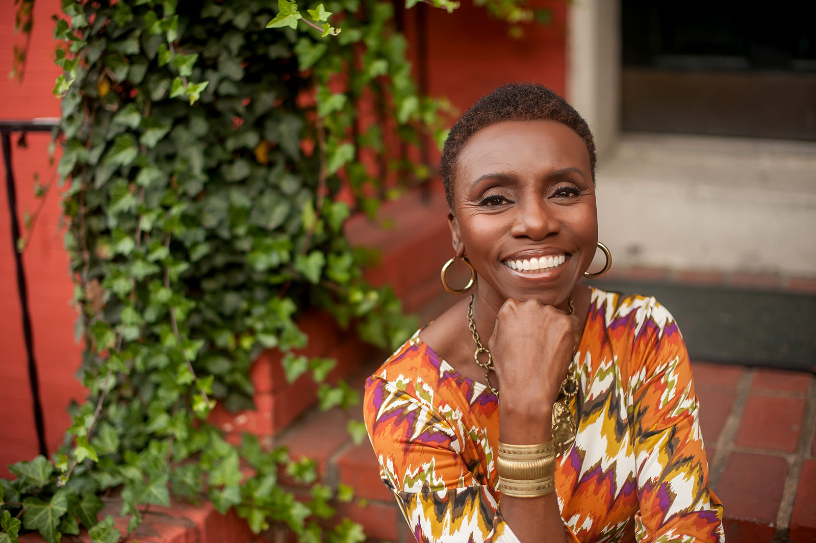 Danielle-Finney-lifestyle-business-portraits-2 Lifestyle business portrait of Black woman at her front door