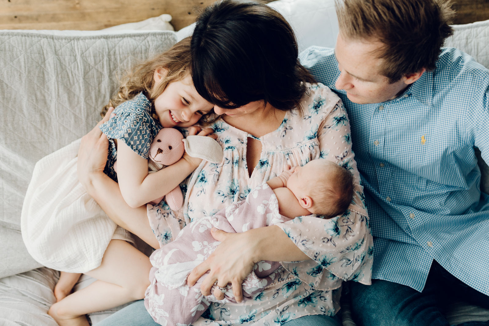A family newborn photo, dream photography clients at home