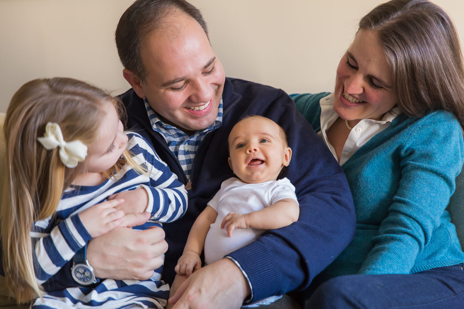 family newborn photos by Jaye McLaughlin