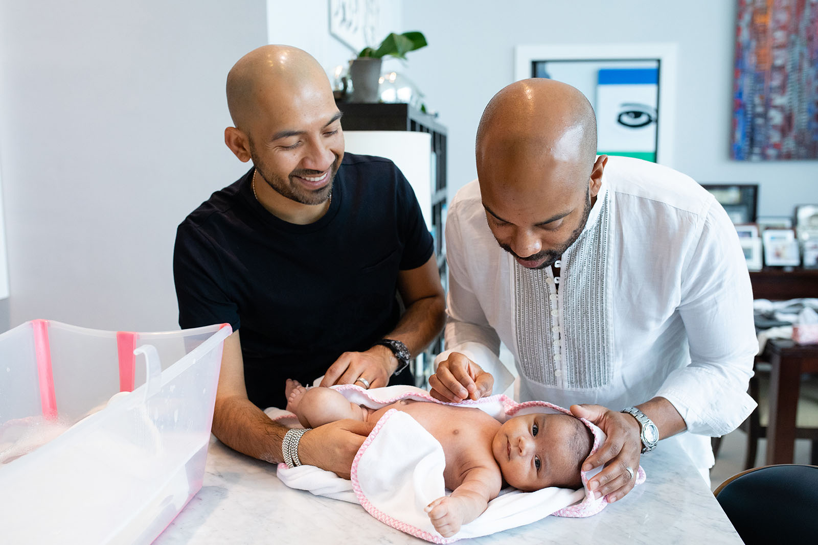 Fathers-bathing-newborn-baby-Miami-Covid-safe-photo-session-Audrey-Blake-Photography 17 Dads bathe their baby during in-home newborn photo session