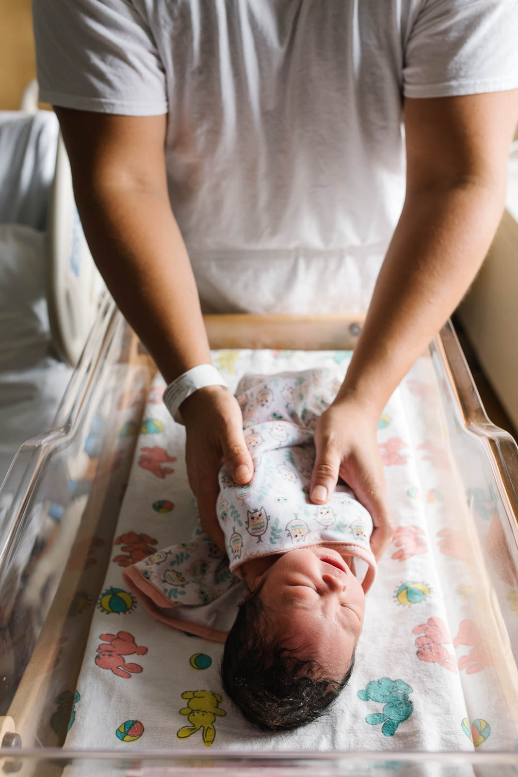 fresh-48-hospital-newborn-carrie-yuan-9 A fresh 48 newborn photo session