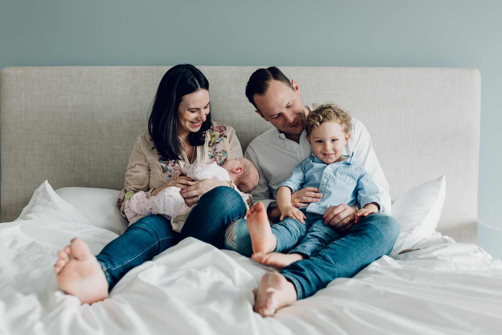 lifestyle-newborn-photography-session-laura-barr-07 Rock your lifestyle newborn photography sessions with these 10 tips.
