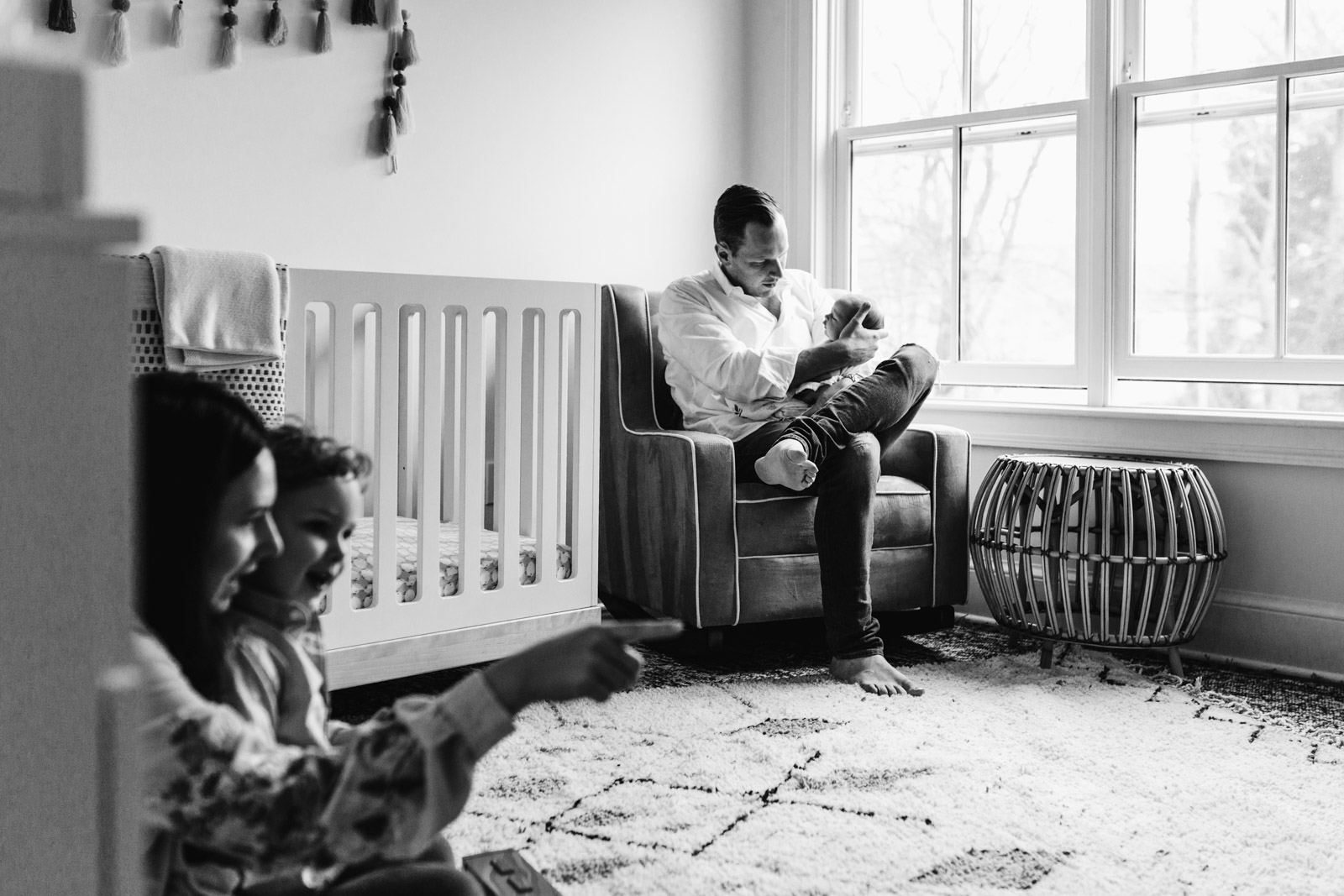 lifestyle-newborn-photography-session-laura-barr-09 Rock your lifestyle newborn photography sessions with these 10 tips.