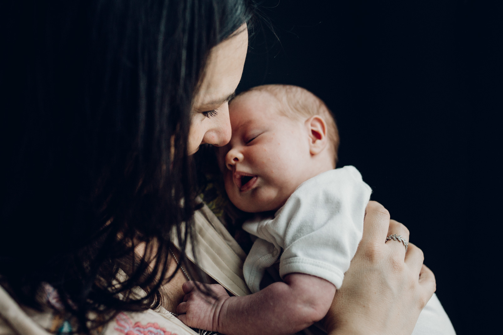 lifestyle-newborn-photography-session-laura-barr-11 Rock your lifestyle newborn photography sessions with these 10 tips.
