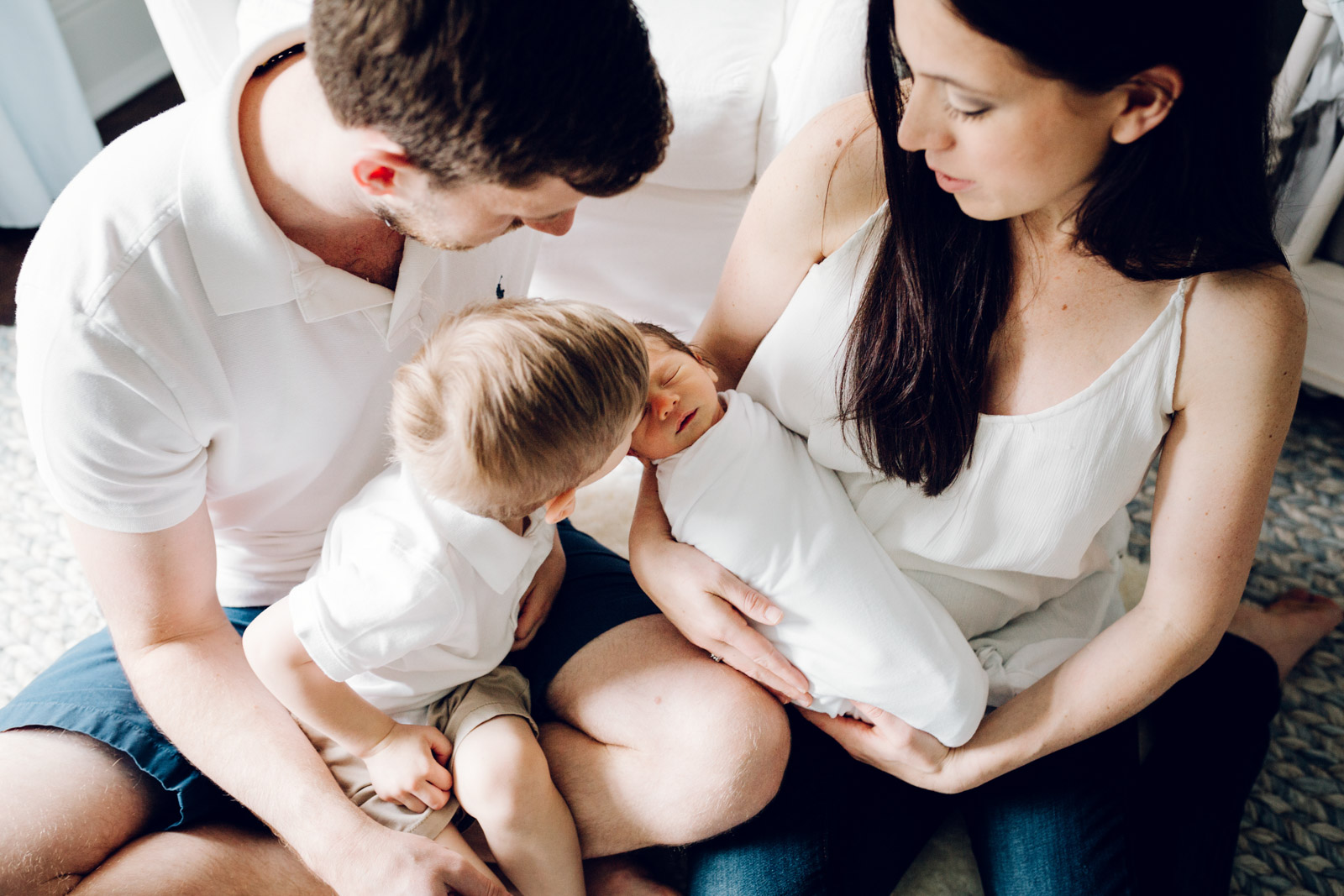lifestyle-newborn-photography-session-laura-barr-19 Rock your lifestyle newborn photography sessions with these 10 tips.