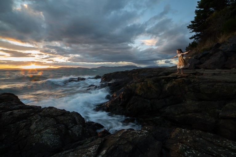 How to use off-camera flash for outdoor portraits