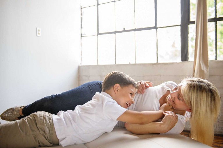 Pro tips for photographing motherhood in an authentic way