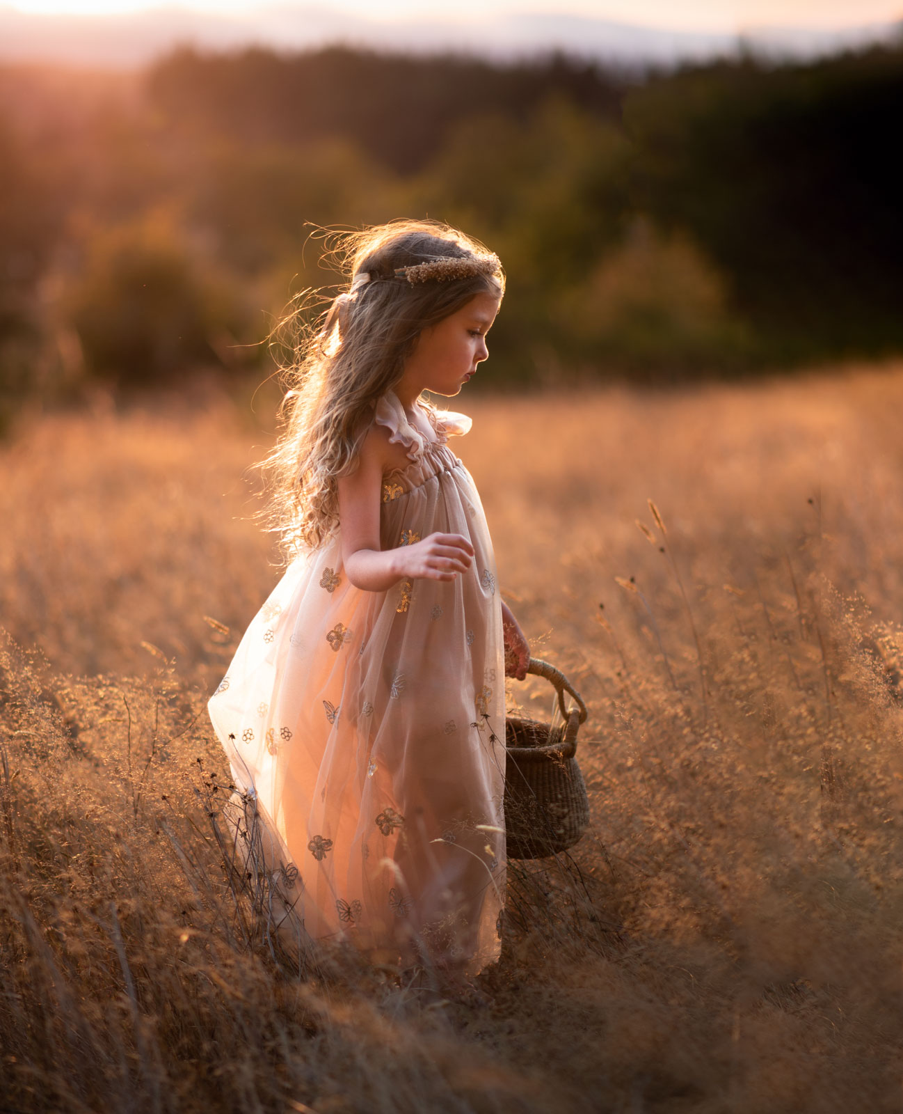 Play-Melissa-Miller-13 Little girl in backlight at sunset