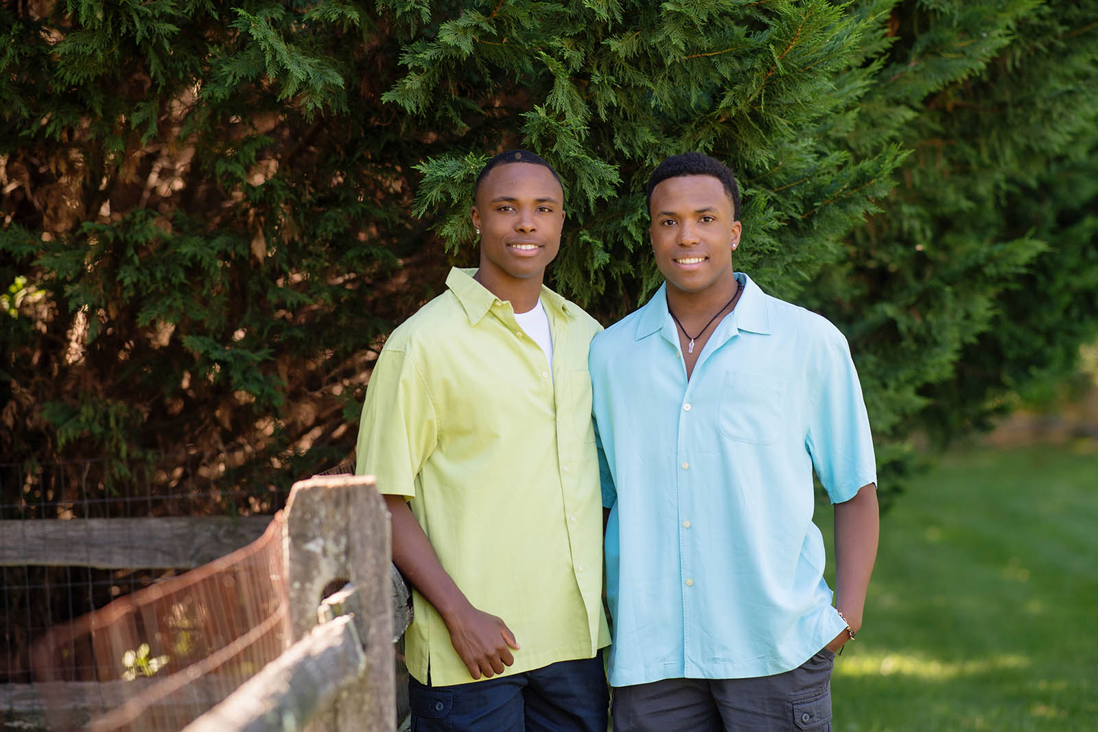 Shey-Detterline-photographing-twins-senior-photography-1 How to photograph senior twins - identical twin boys