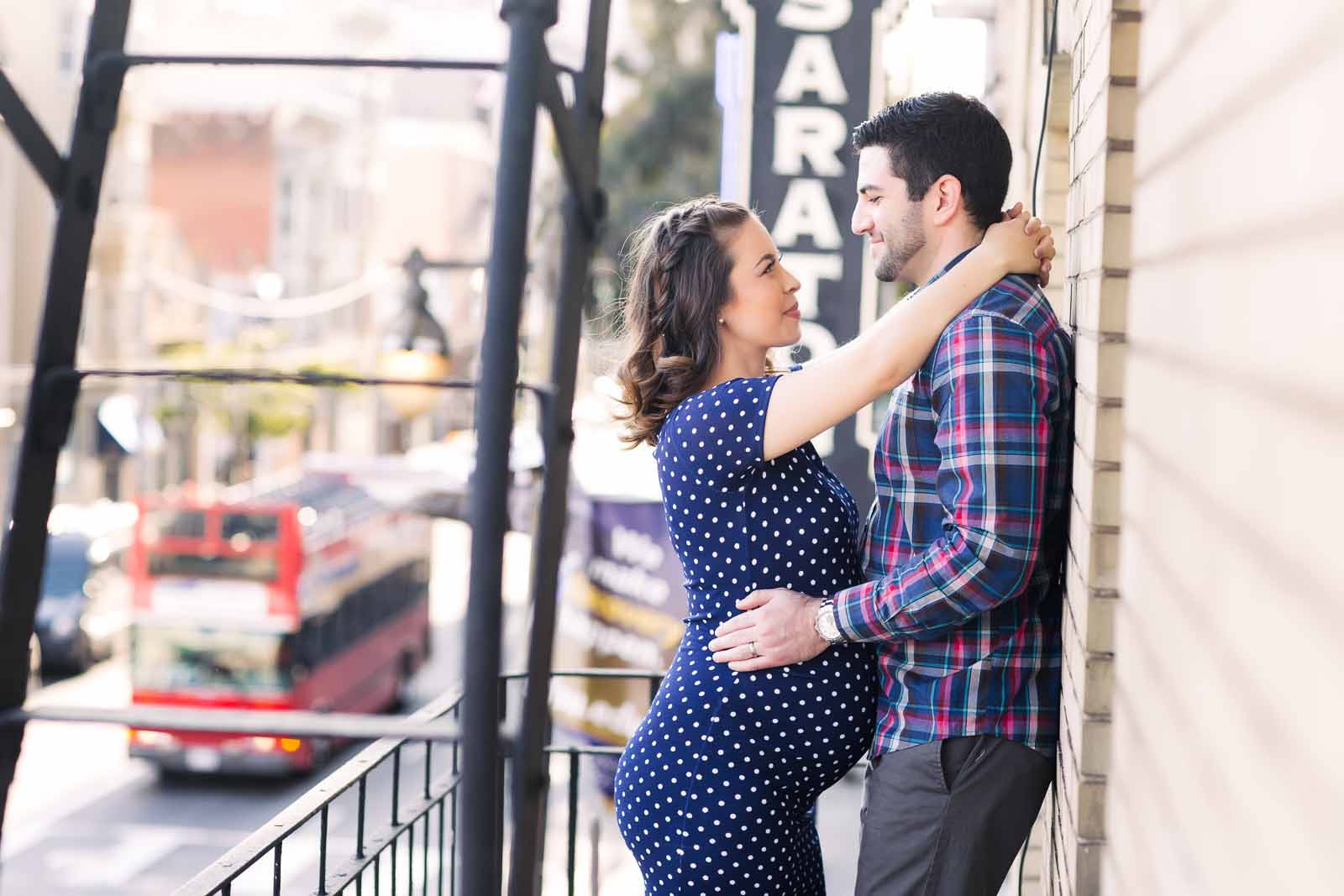 TarahPhotography-SF-3miles-2 a couple faces each other in San Francisco during a travel session