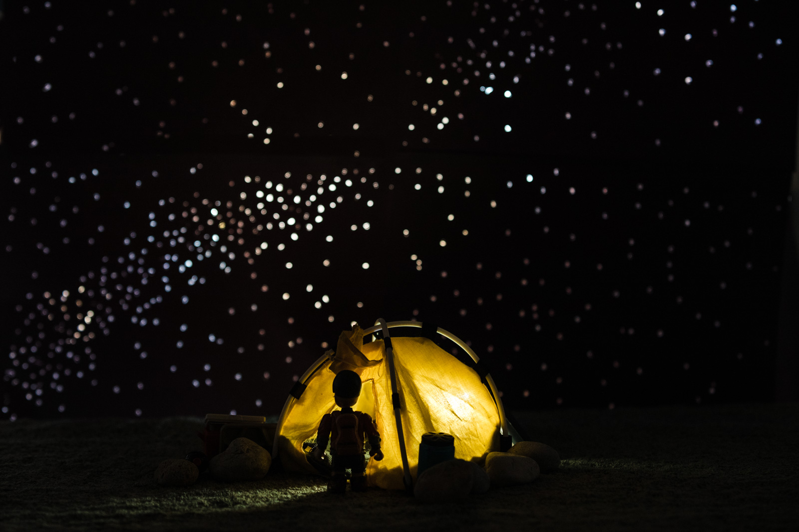 Creative travel photo with toys